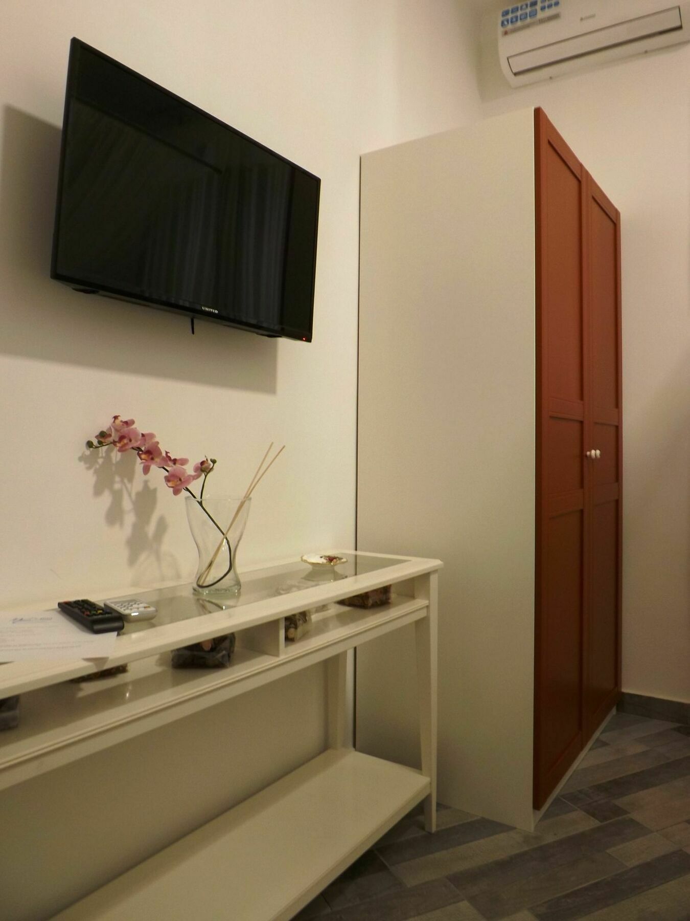 Domus Alma Bed & Breakfast เนเปิลส์ ภายนอก รูปภาพ