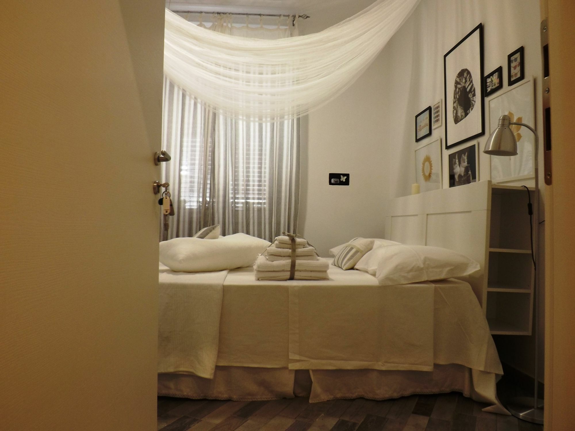 Domus Alma Bed & Breakfast เนเปิลส์ ภายนอก รูปภาพ