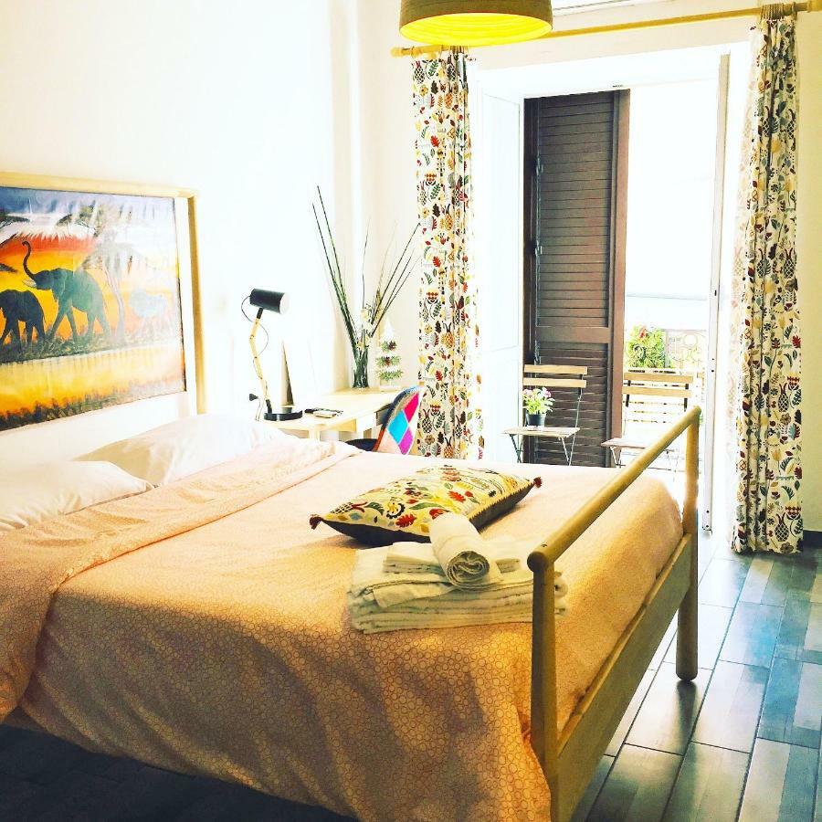 Domus Alma Bed & Breakfast เนเปิลส์ ภายนอก รูปภาพ