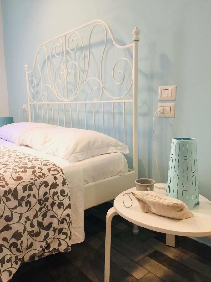 Domus Alma Bed & Breakfast เนเปิลส์ ภายนอก รูปภาพ