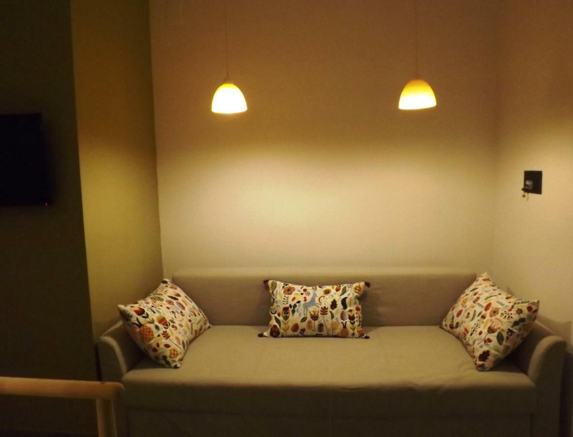 Domus Alma Bed & Breakfast เนเปิลส์ ภายนอก รูปภาพ