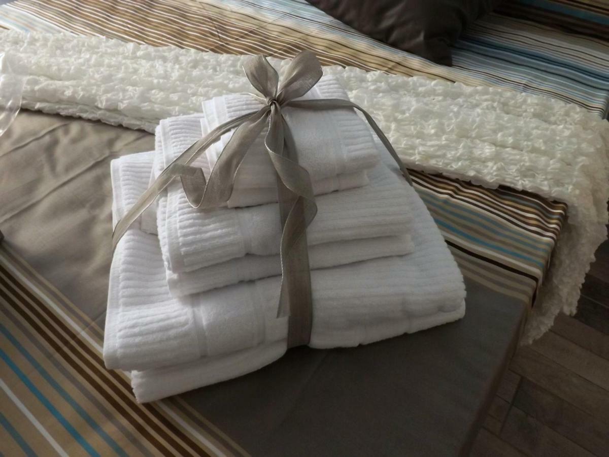 Domus Alma Bed & Breakfast เนเปิลส์ ภายนอก รูปภาพ