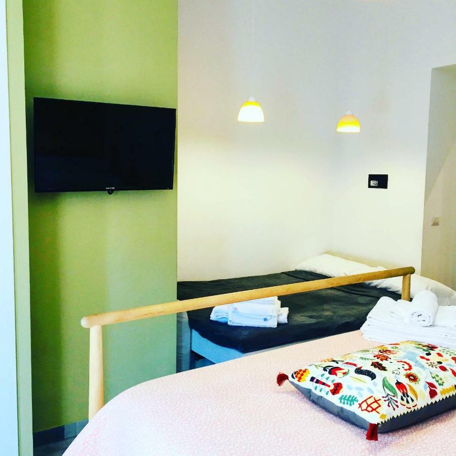Domus Alma Bed & Breakfast เนเปิลส์ ภายนอก รูปภาพ